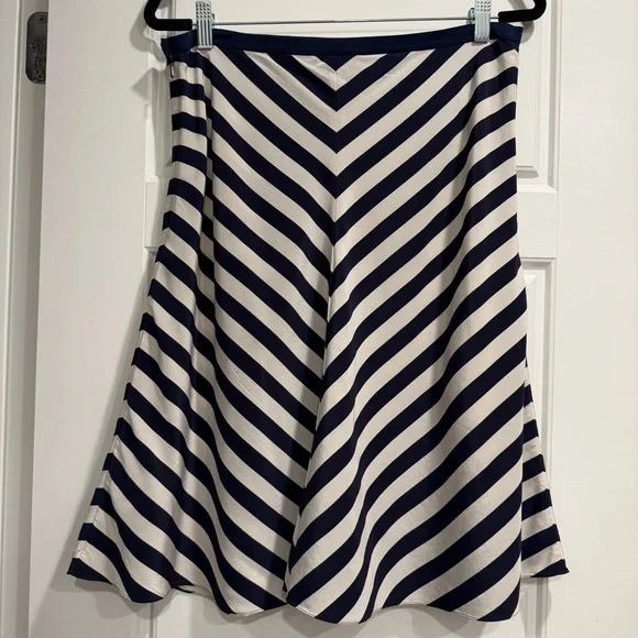 Lauren Ralph Lauren 100% Silk Chevron Slip Skirt Womens 12 Quiet Luxury Minimal - Picture 2 of 7